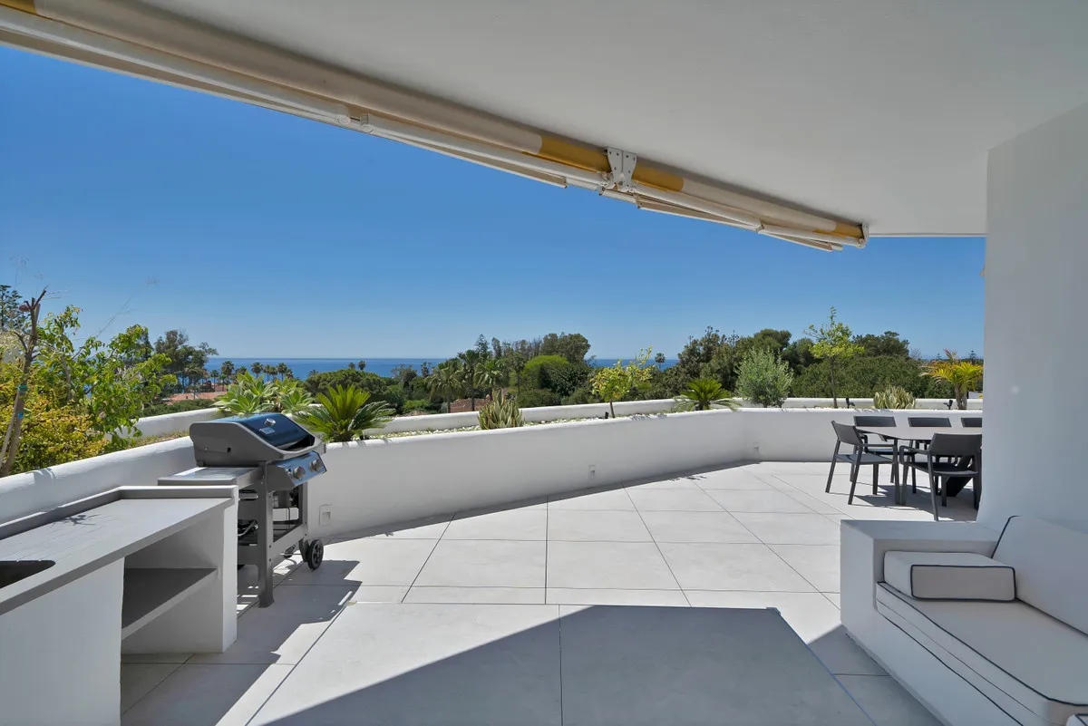 b977b47d-7d9c-4fc8-af1e-027356fa7d8d