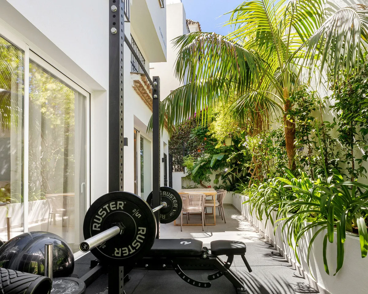 73a41aea-936f-427d-800e-6283fd4cf506