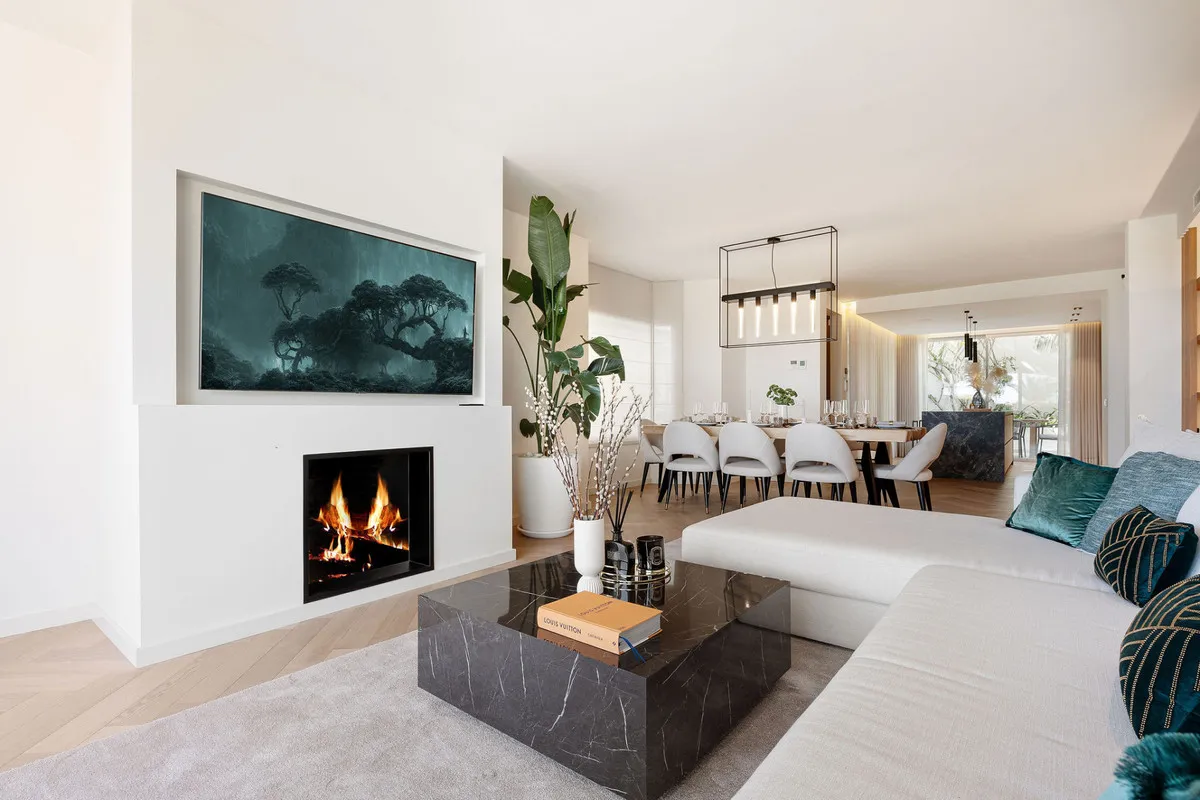 d1d03239-50f7-4afd-a2a7-b010446169f9