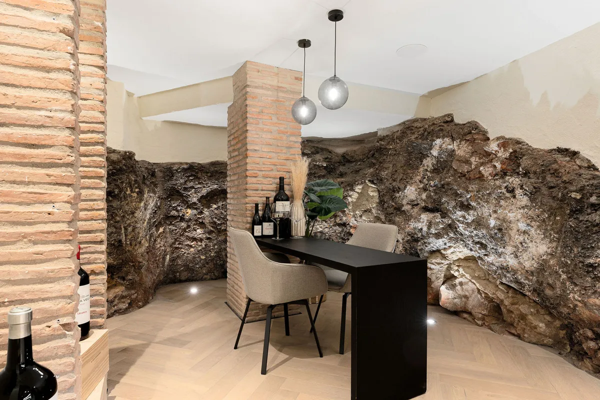 f820c0b0-41f5-496b-9aeb-d4a7d9919283