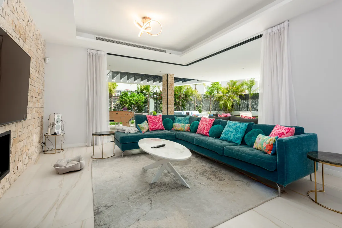 3b6116d0-073e-453e-88f8-34211a396841