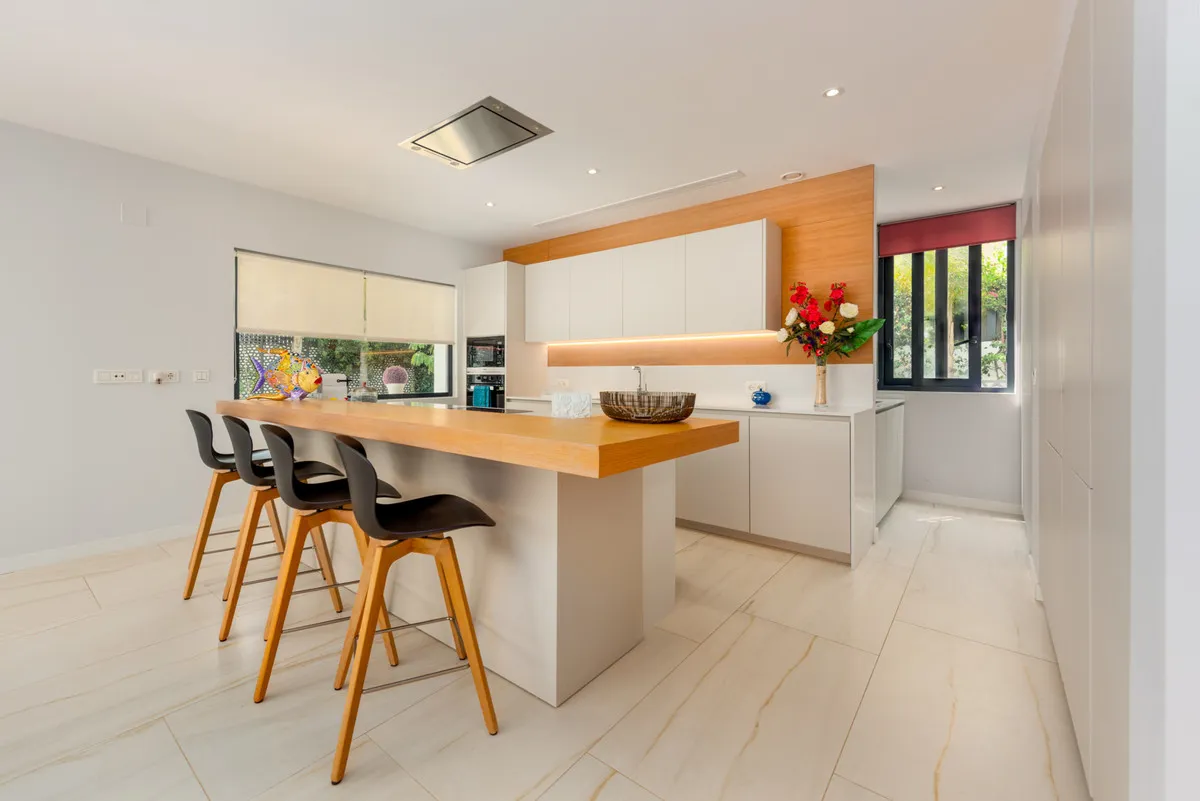 f63d82df-ae03-499f-acfc-8915ff1875e3