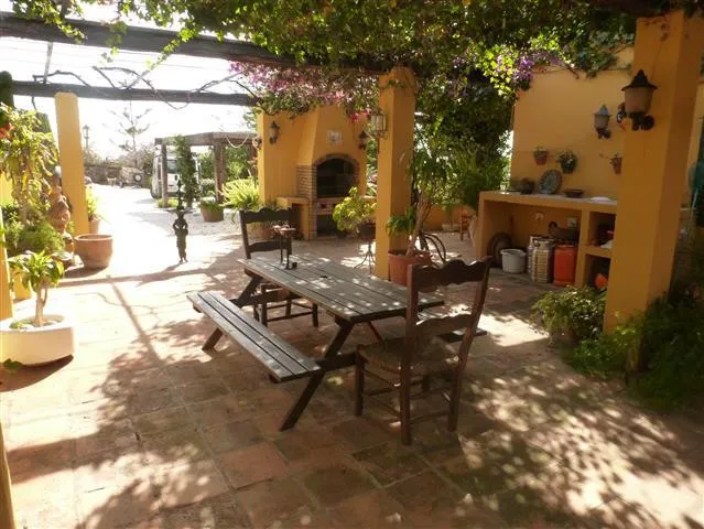 3cafe4db-49c0-4496-89f3-7f1377380702