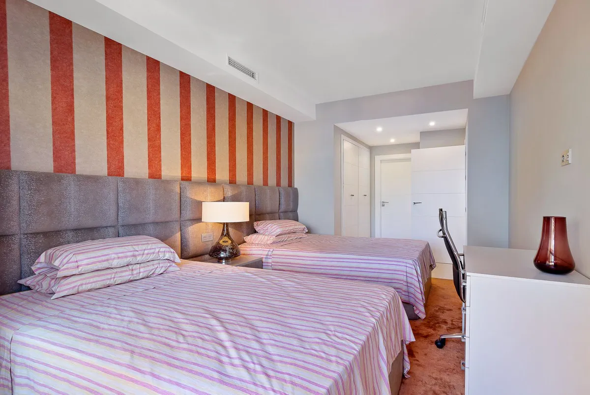 beeac7d8-25da-4af6-abf4-fe5515170f3f