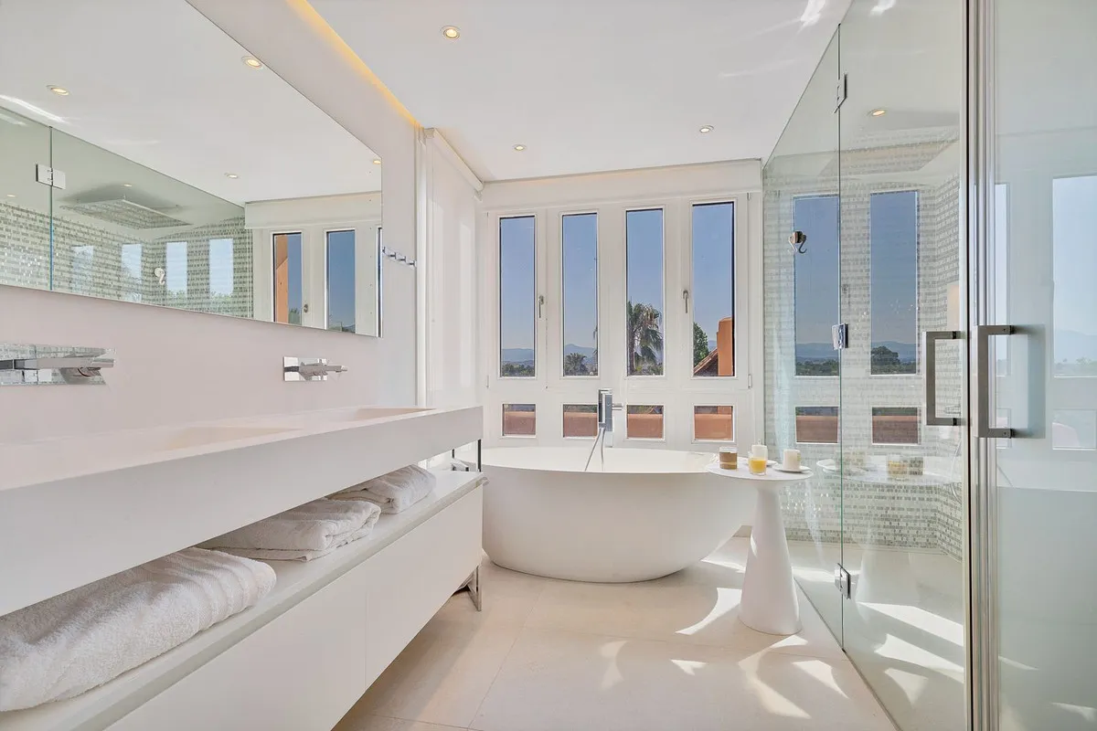 f9fe8154-bbf5-4dd6-afda-e08ed28346d4