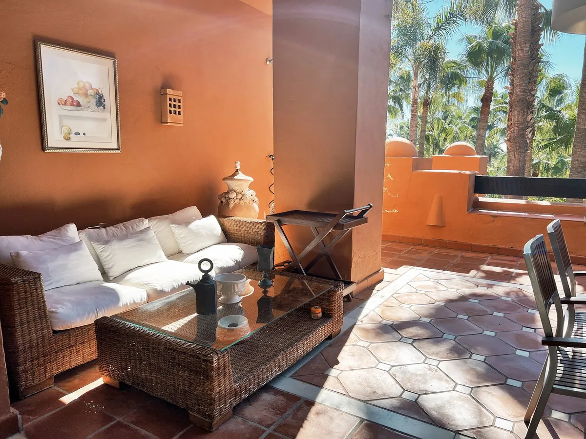 1c8a6cf9-d651-4110-926b-418cd463e9b3