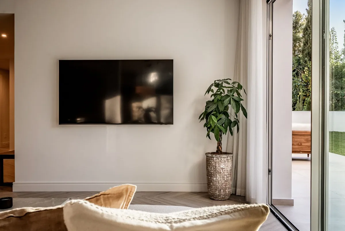 20fe0594-a243-44d0-8a0c-a05978297198