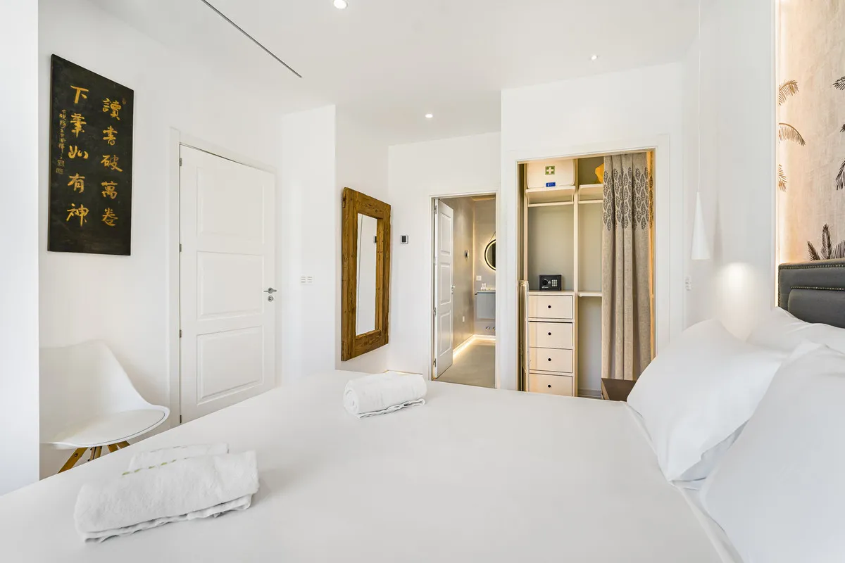 6d6f2083-f595-4332-8f38-ce72f49e5566