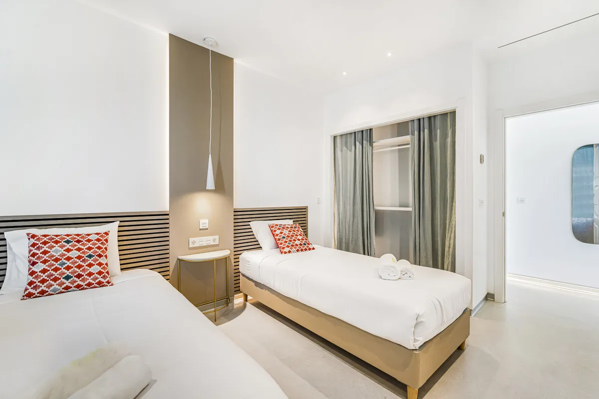 ca16bd58-506b-480f-b783-f58b1f10345f