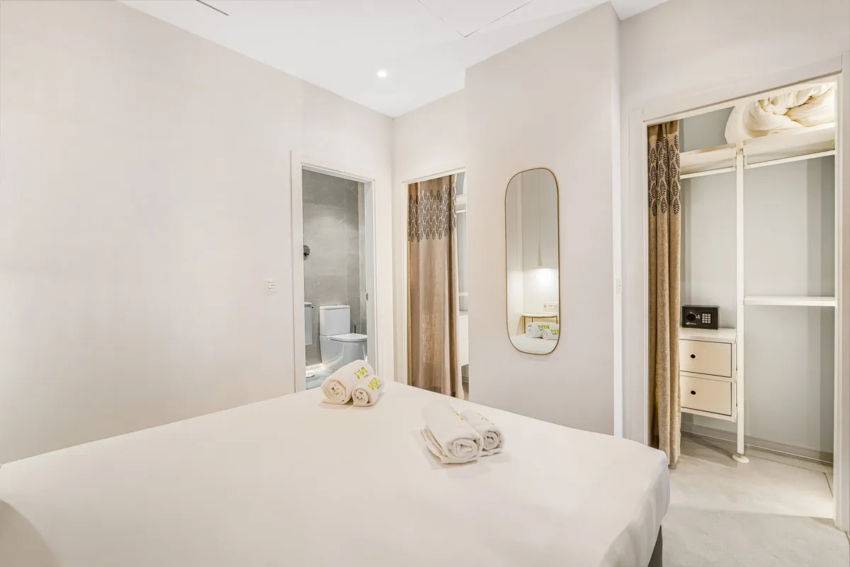 f0153105-e30a-48da-9a55-7b430b8b856d