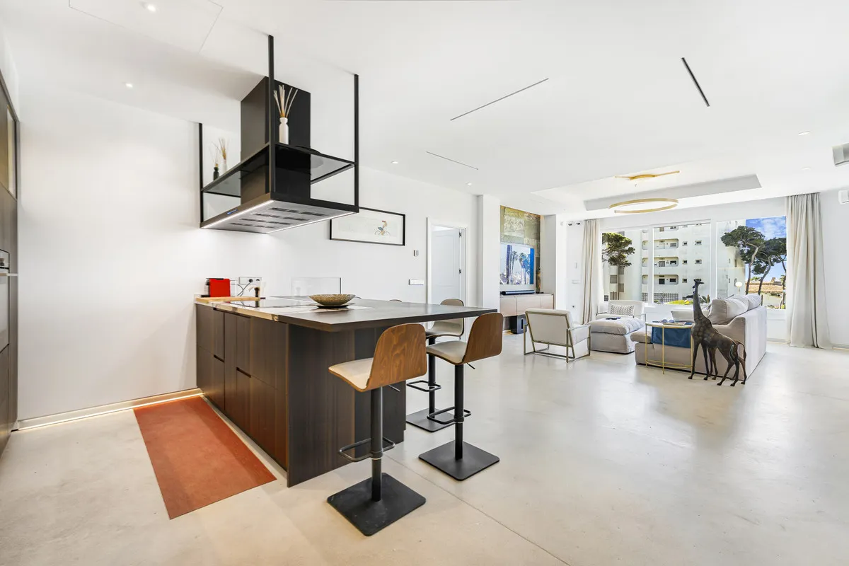 f8fe7361-6b3a-47ee-9a92-3f4ab2572b10