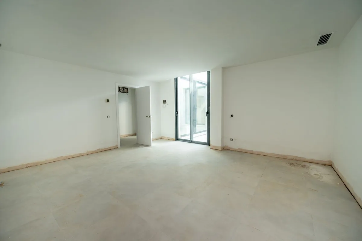 07cf3ee9-9e27-45b3-ad8d-8cf1737846dd