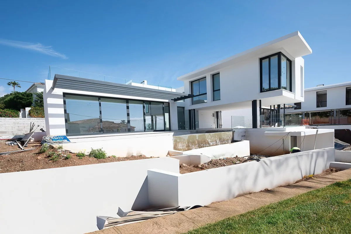 2e93eec3-c5bd-44b9-b3c5-86bebc7d7a48