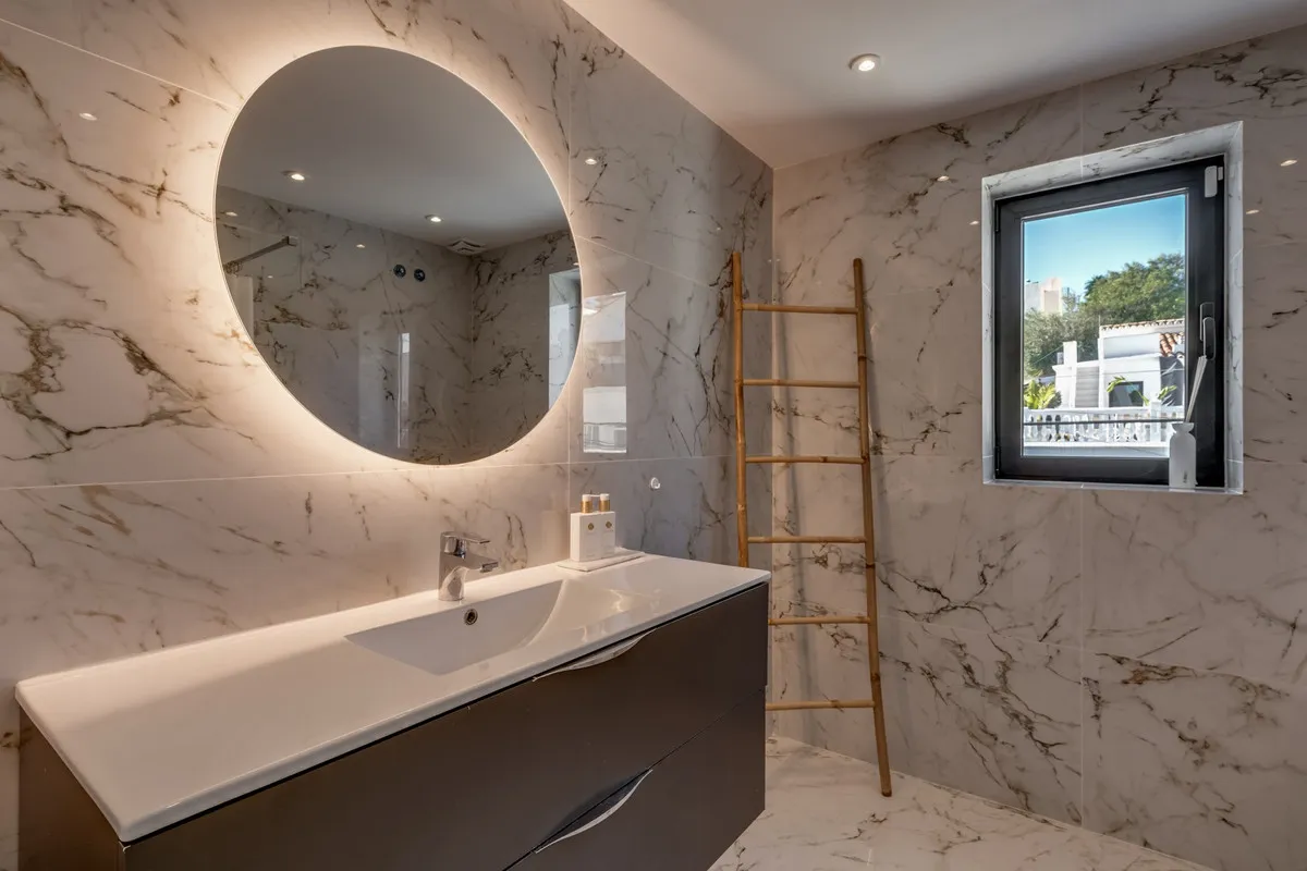 76564867-7ab5-49f3-b58c-4d716f9afc34