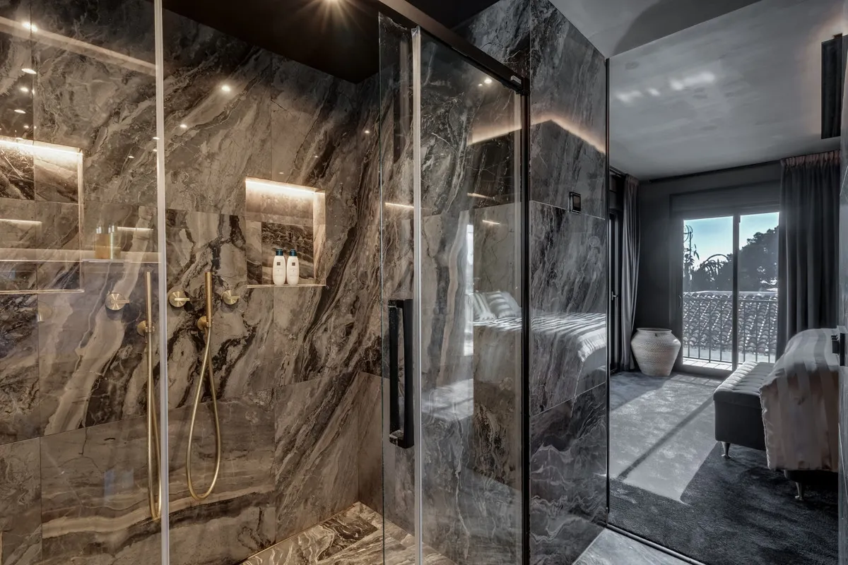 8f03fddc-6dc1-4ac8-a40a-7211989c47fd