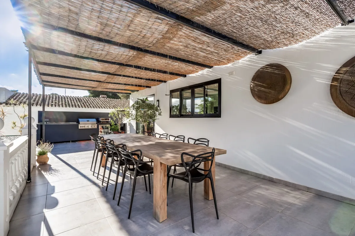 da6aba92-81b4-457c-b34c-921292bf8658