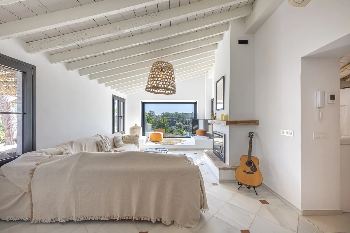 7f4fedd9-15cf-48ff-8859-c47c981f6159