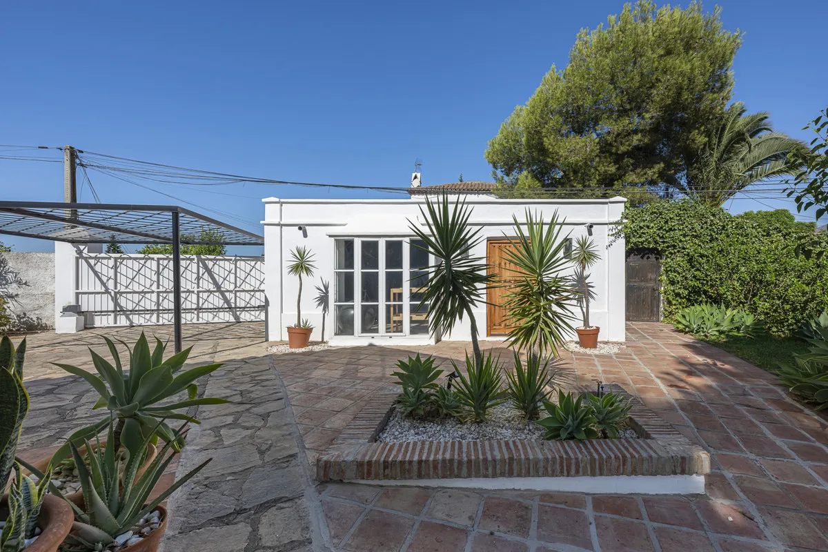 8a14119c-a61e-4a45-9d4d-6e31e2bfae8e