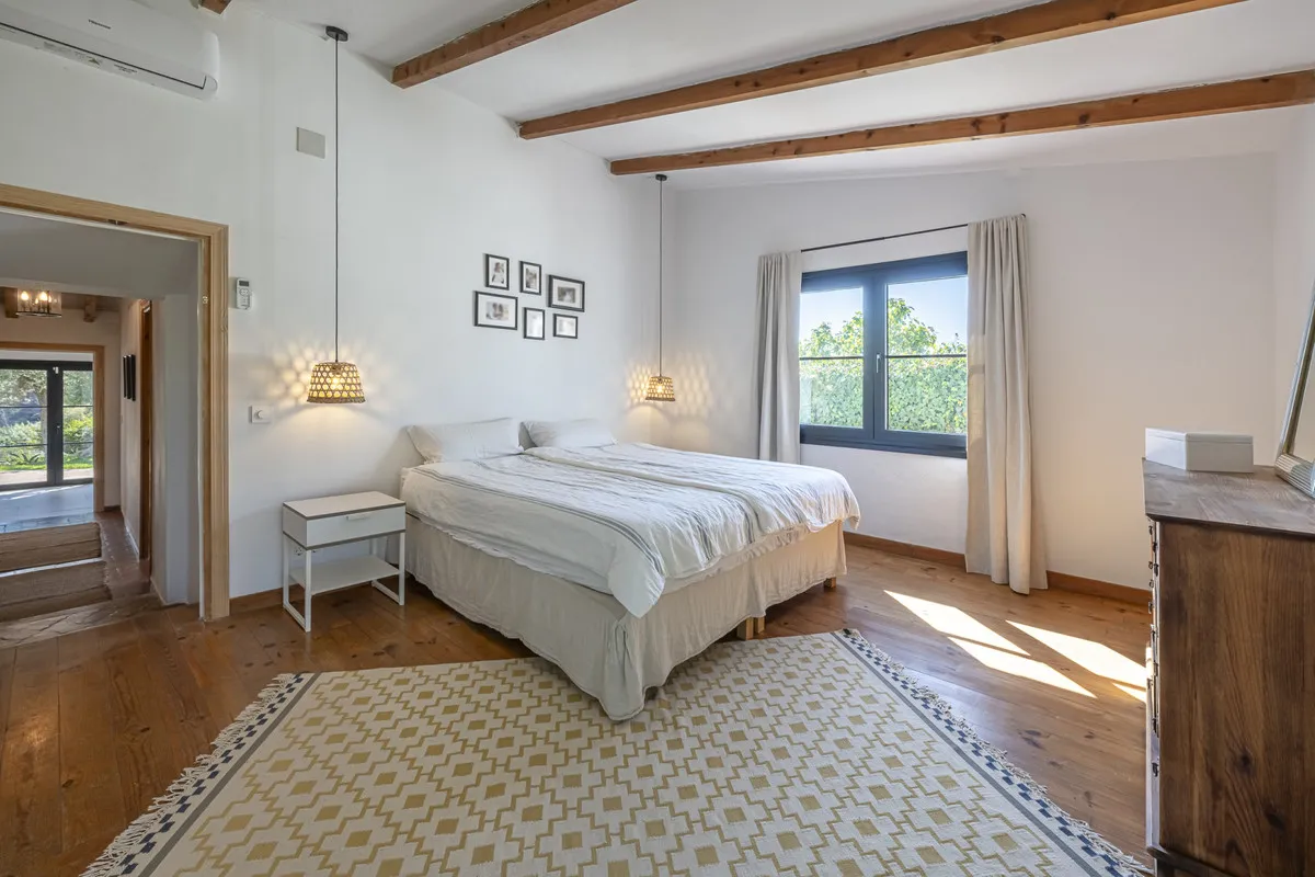 ac795840-5d99-4a6c-ac5a-8eace45bb616