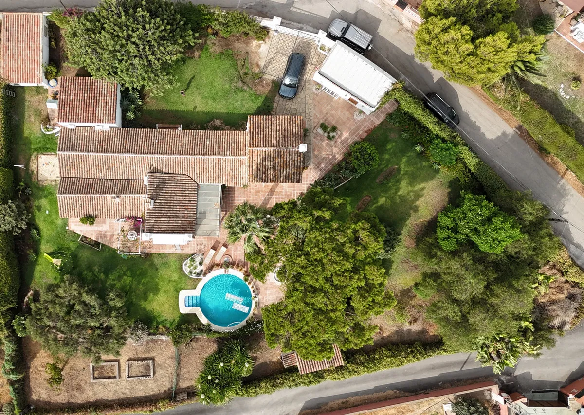 b1a304ec-f731-4d3a-b0af-a7a4e6e9525b