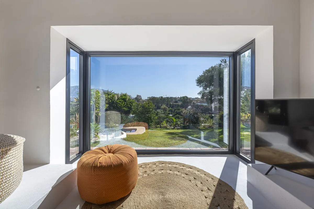 cb4d1ca8-c11a-4784-8f67-9ec45535939e