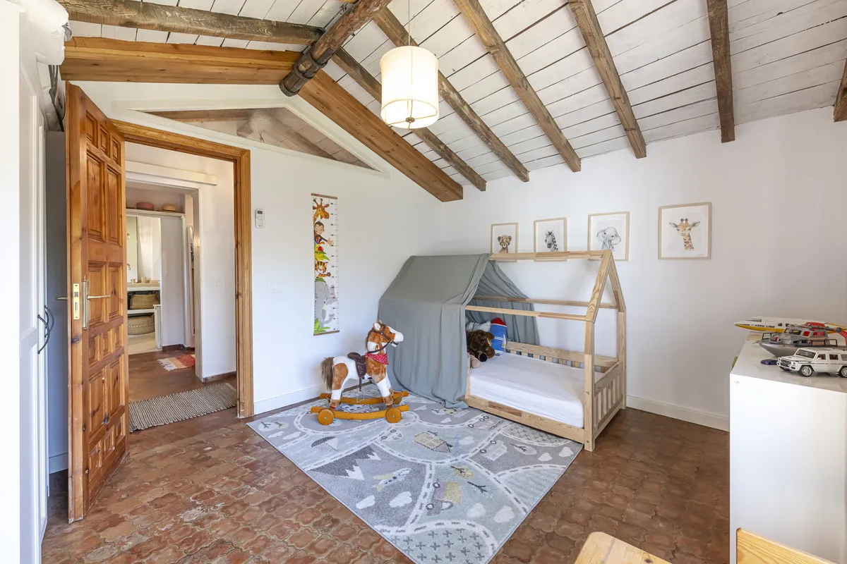 ec81c946-396a-4d1e-8001-7e9e7fc4e50a