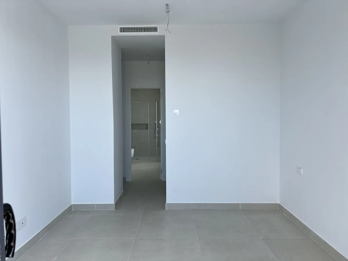 23748958-478b-48a9-8819-c3923a95807f