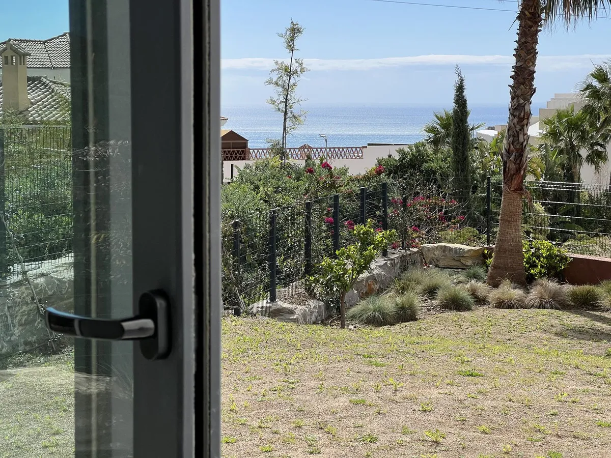 8f887fb3-be84-4743-9f6c-ea8bbf370345