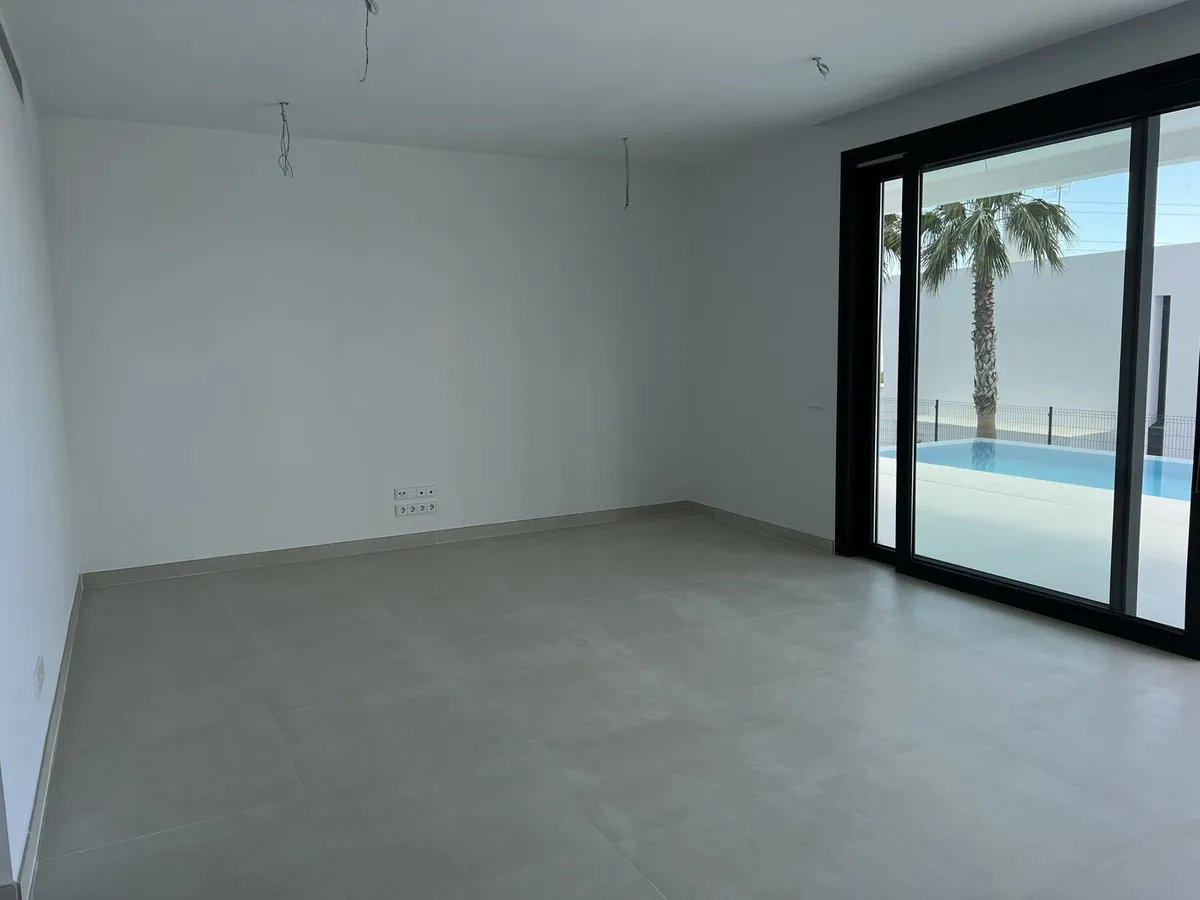 90f30ea5-beba-4667-b6ca-c0be63f00248