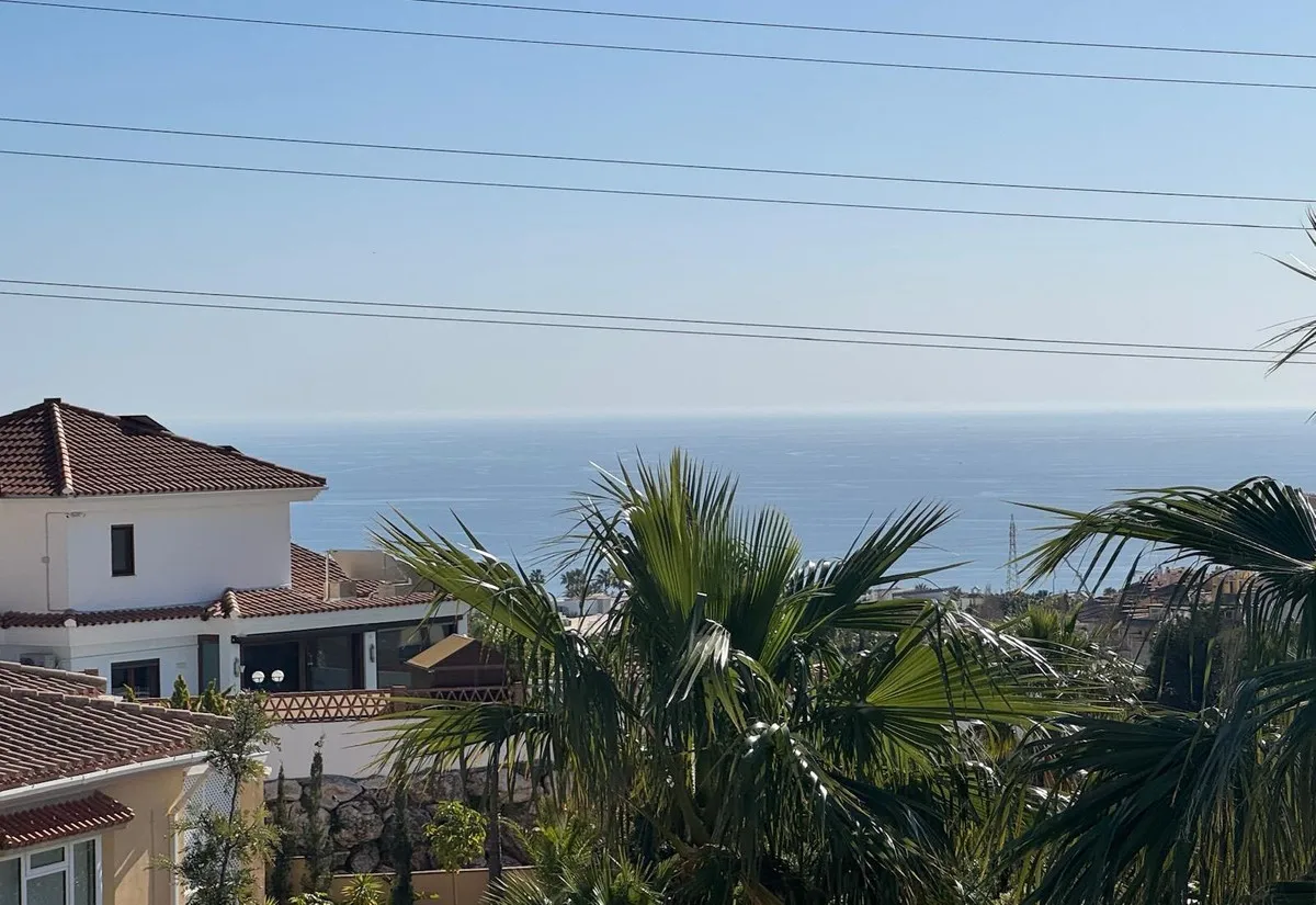 fc21cc4e-5ca0-40ec-b60c-0389c3482816