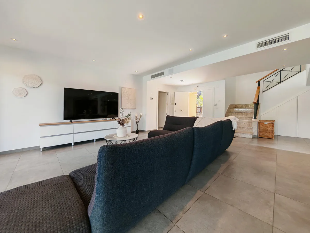 2cb9190e-6d1c-434b-a651-cc660e33f936