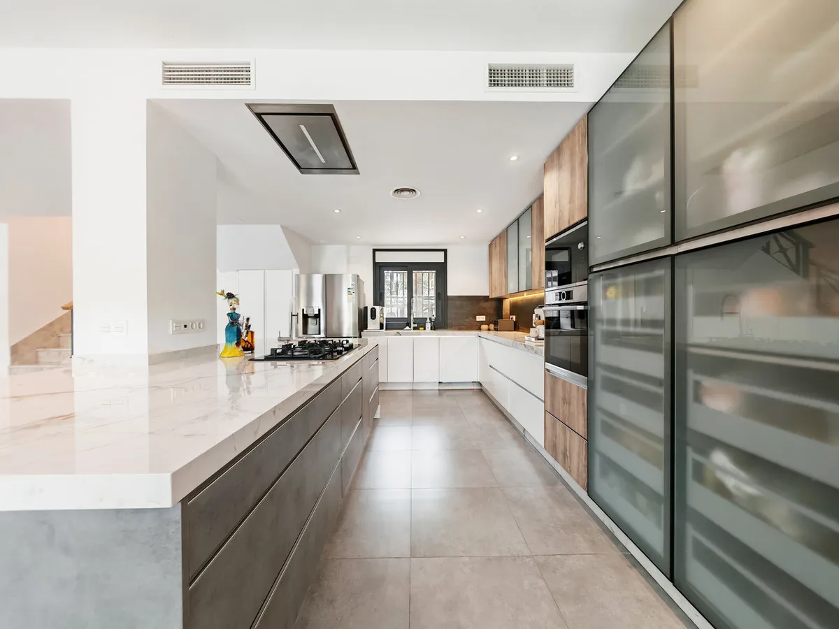 f56ba545-b5d6-4ad1-a4e3-5f2f98b8c830