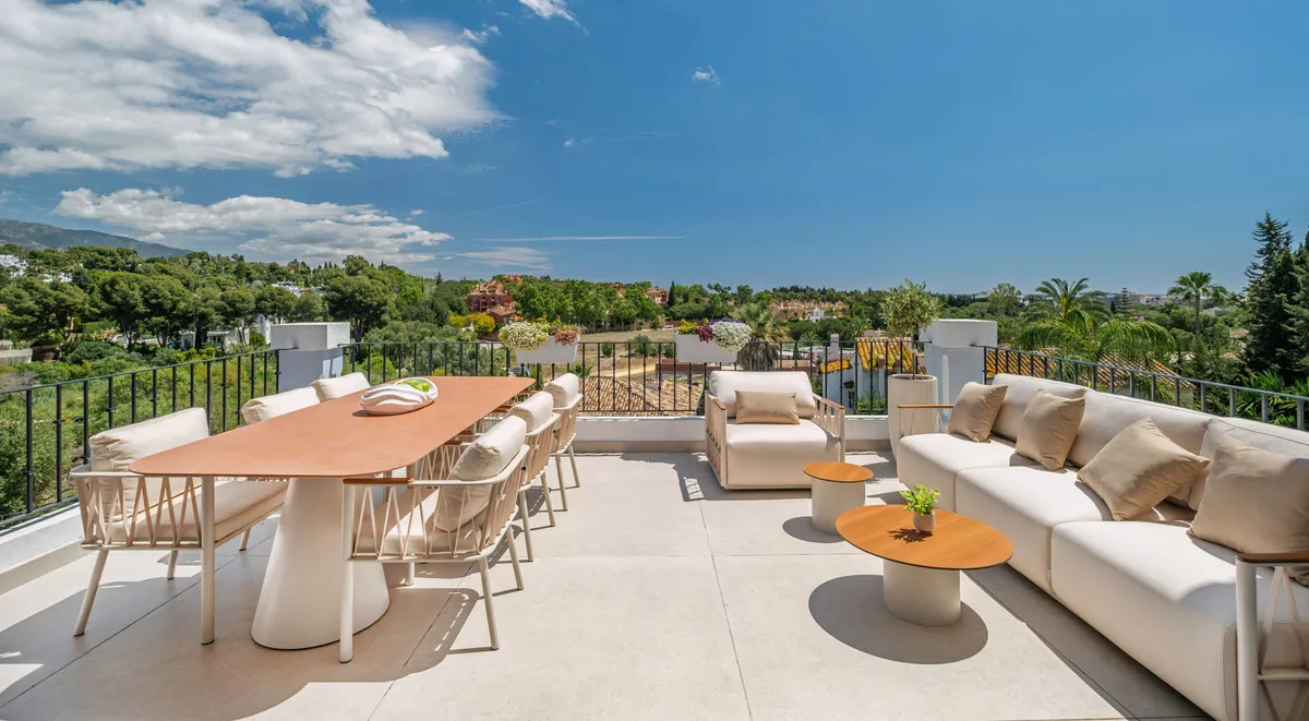 d8048298-63c9-4fc4-80a9-86dff4e64545