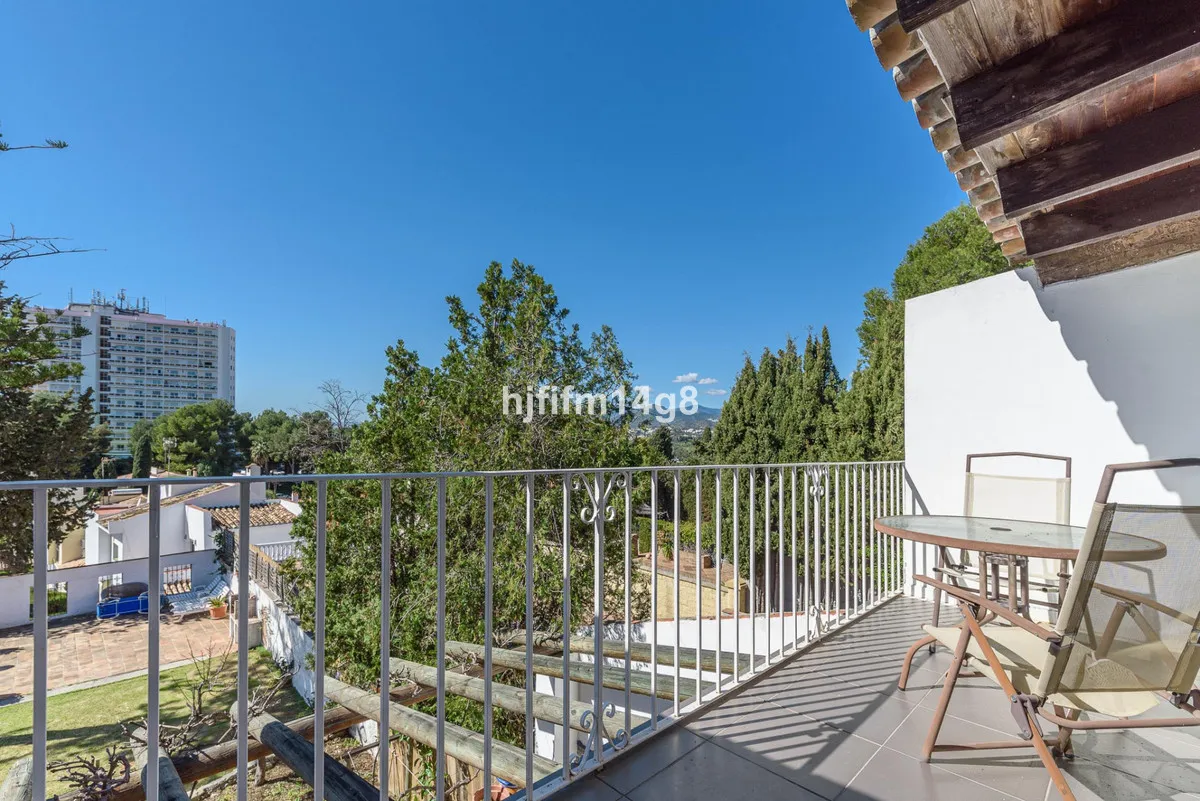 75a5bb49-c639-4966-956f-771f22ad8e3e