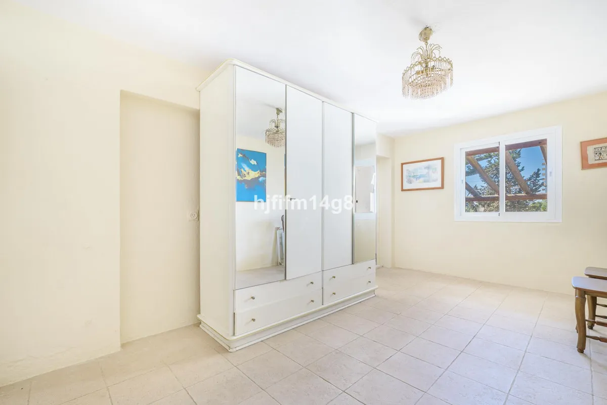 8f4b691c-bc90-40ac-90bf-36172a8ad266