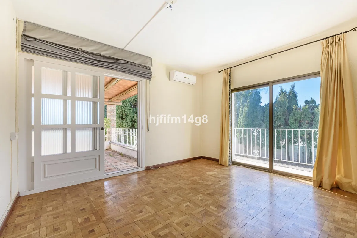 b3e763ef-ee72-47d3-bec1-432b4bc454f0