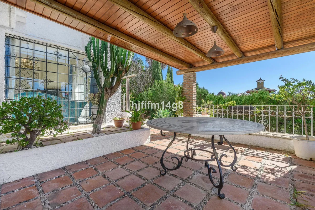 b4c43bf1-28f0-46e3-aced-7c220662fa38