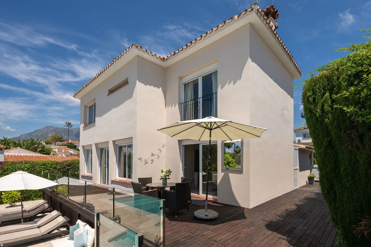 ac5b6136-12d9-4ea1-b2e9-0b1ddfc4d276