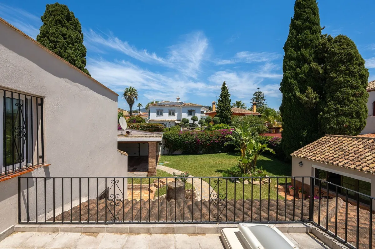 c8d81737-55e5-4c1d-8db0-ce858b5d576f