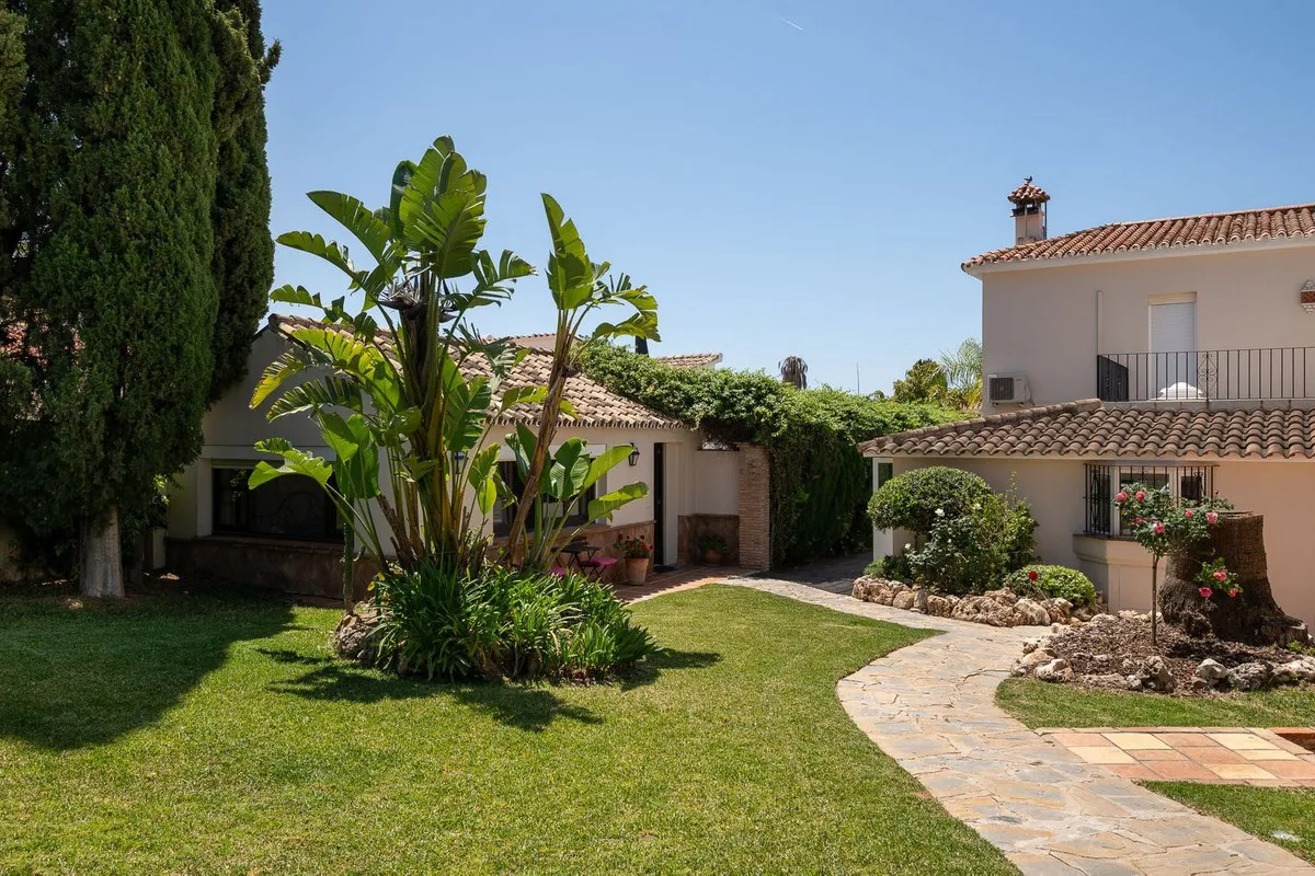 fdb06e34-89e6-480d-a7c9-a9db8df1ac94