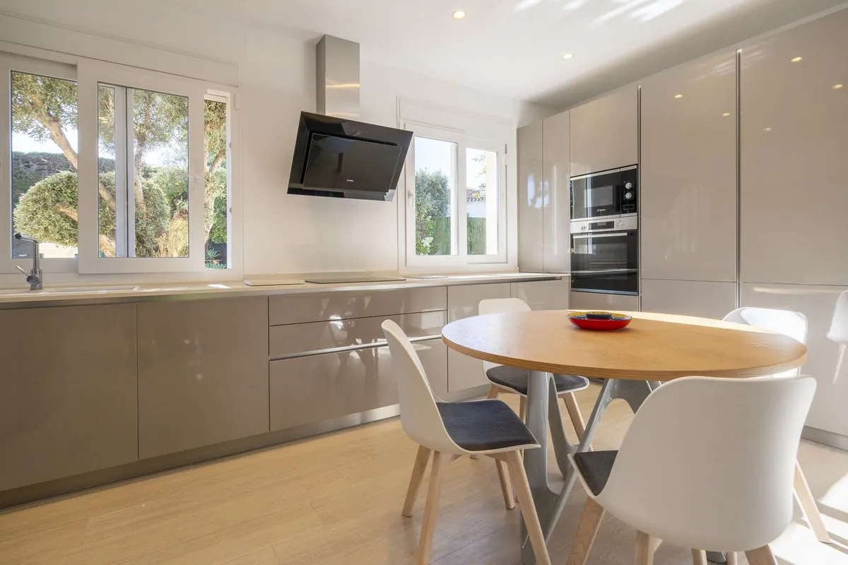 4d588b40-5f0d-4884-aed8-283571bbd6af