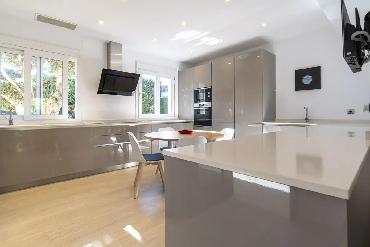 c42f64e0-ebae-4f25-b339-23644af1e4fd