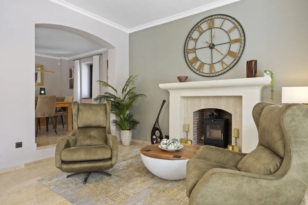 1a1e6f4e-15f2-4c09-bc7e-38a0843bdb47