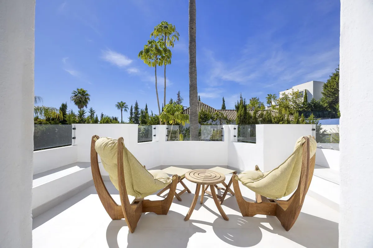 f9df6fcc-51b3-43b0-817c-92b1b2c0e4b5