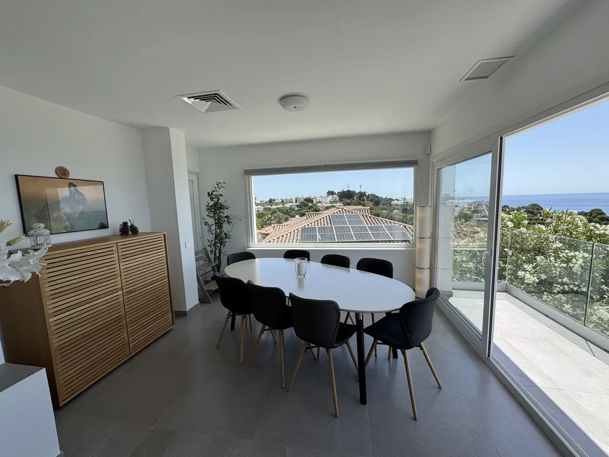 1f53e2a1-9b3d-4f17-b17d-be1f6407b18a