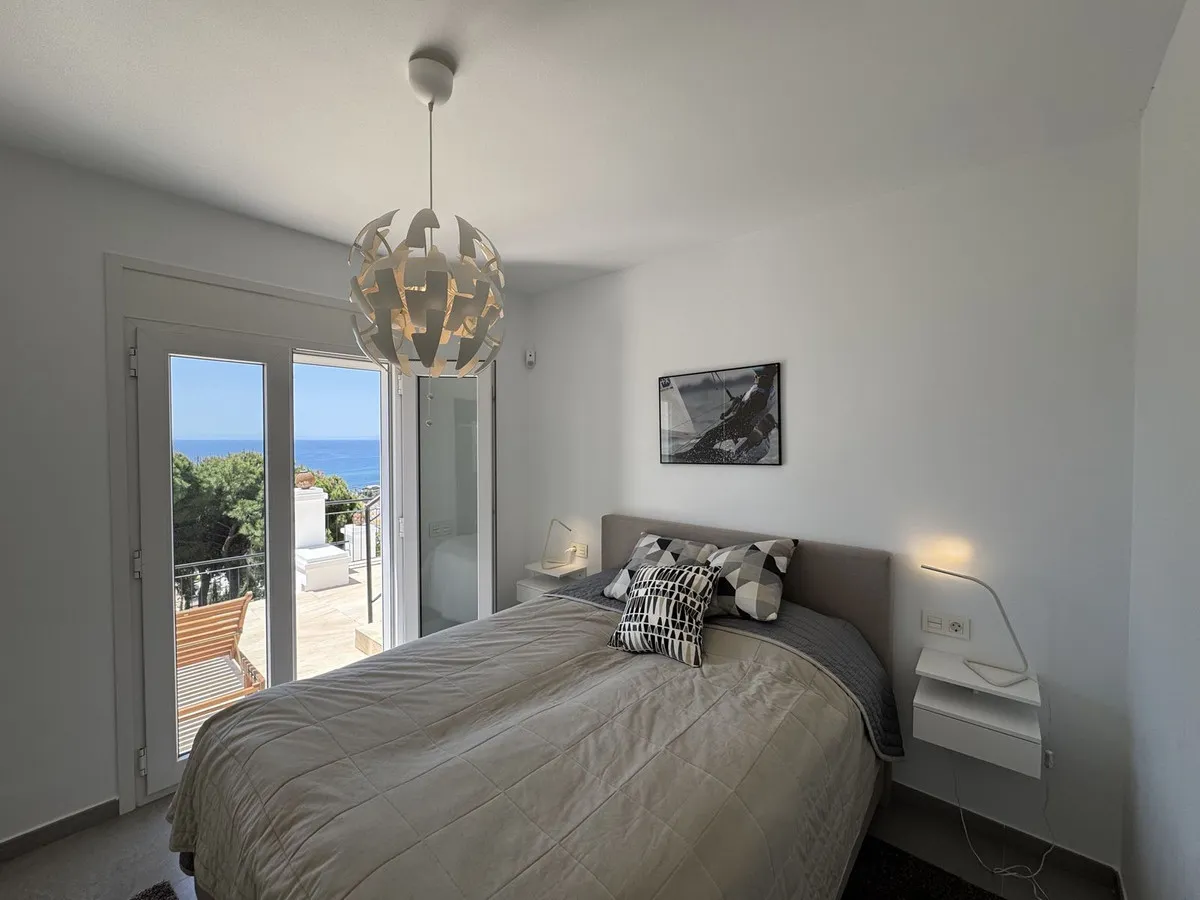 d820b2fe-39b7-464f-a07a-4df018217161