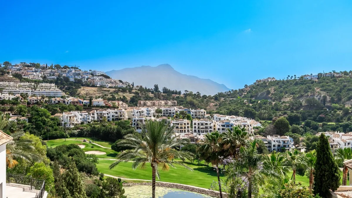 0b075329-916d-45fe-bed9-79fe976b157a