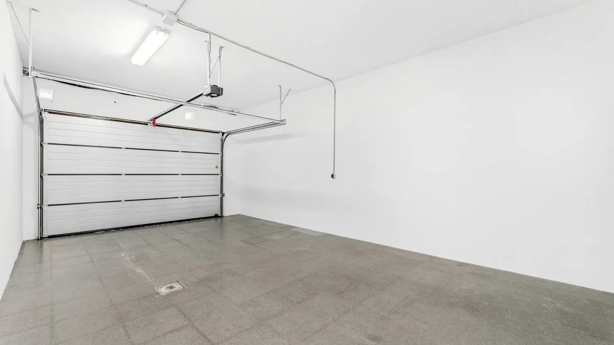 3c38bf94-2a07-4c7f-96cc-0069d2b5f7d7