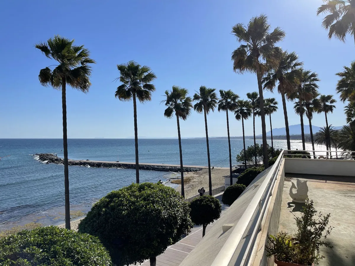 a8e78204-c1b0-4096-a817-621c99705a7d