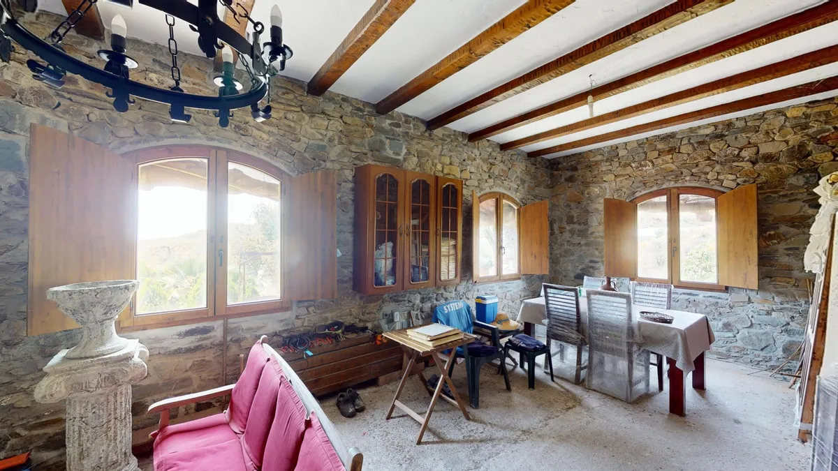 b815702c-f7ee-48b0-8347-feff5bf94d03